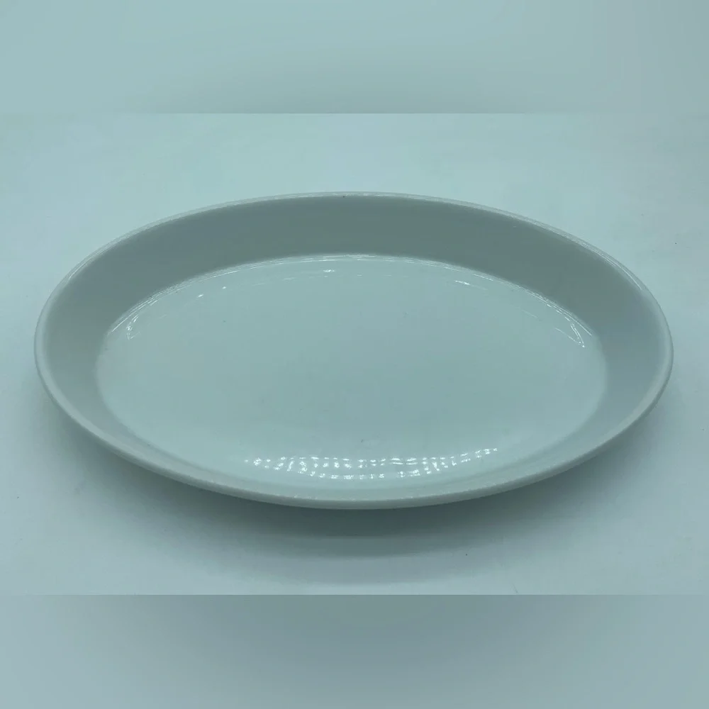 CRATE & BARREL White Oval Porcelain Baking Casserole Serving Dish Asparagus